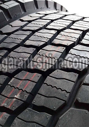 Deestone SS433 (приводная) 315/80 R22.5 156/150L 18PR - Фото протектора детально